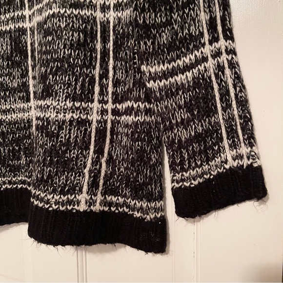 Ashley black, white grey blend long sleeve vneck sweater - Picture 9 of 14